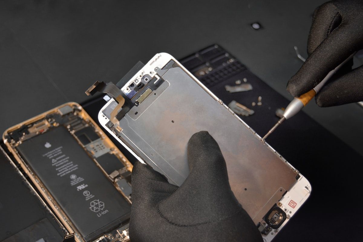 Functional testing of refurbished mobile devices